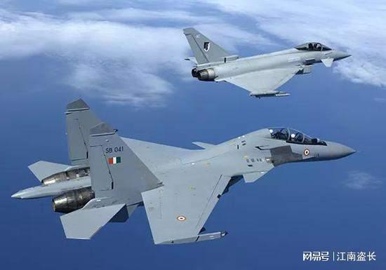 科技與力量之典范，最新型重型戰(zhàn)機重磅登場