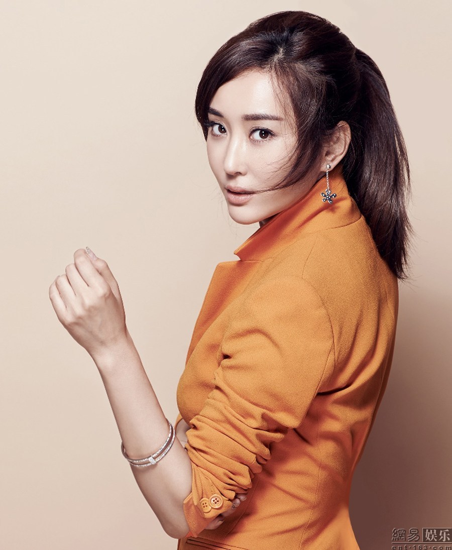 麥秀彩兒引領(lǐng)最新時(shí)尚潮流，成為新領(lǐng)軍者